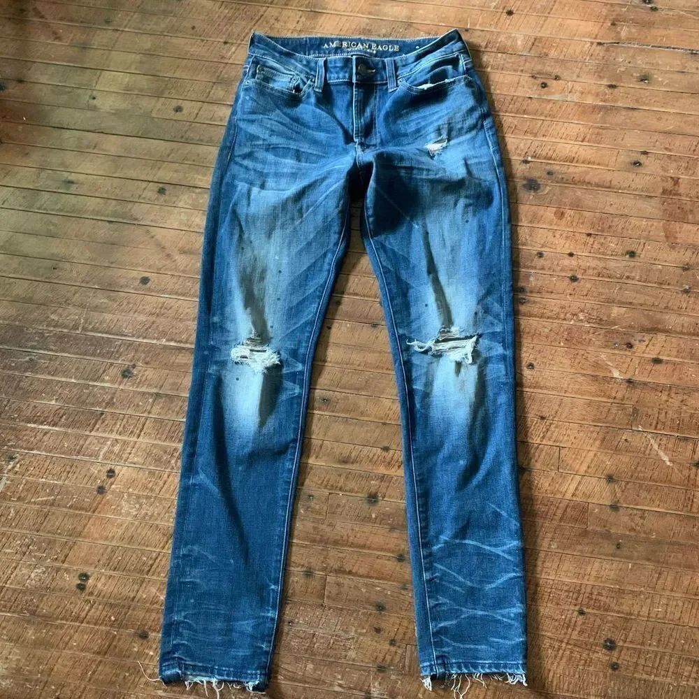 American Eagle destroyed 29x32 slim medium wash normcore jeans